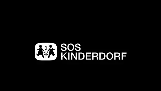 Weißes SOS-Kinderdorf Logo mit Symbol und Schriftzug auf schwarzem Hintergrund