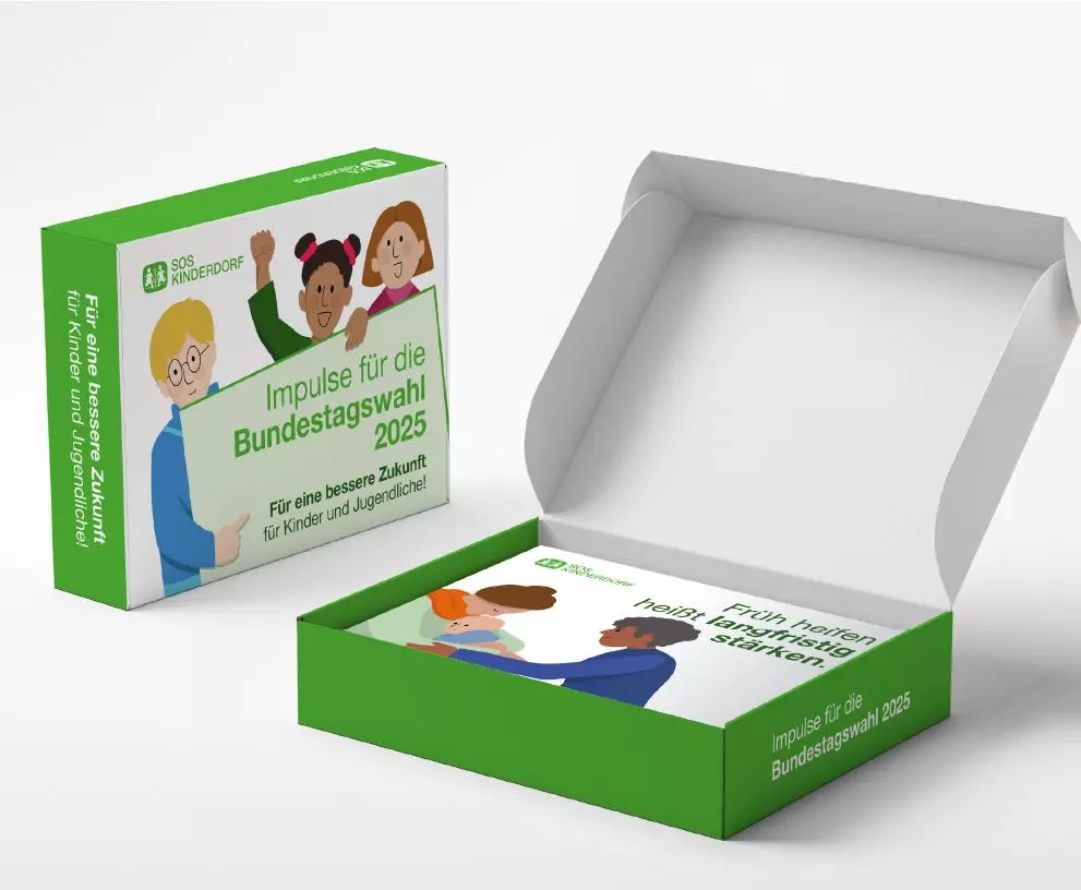 SOS Kinderdorf Kampagne Bundestagswahl Packaging Design Box Editorial Design Dworak Kornmesser München Verpackungsdesign einer Box für die SOS-Kinderdorf Kampagne zur Bundestagswahl 2025 mit Illustrationen von Kindern und politischen Botschaften