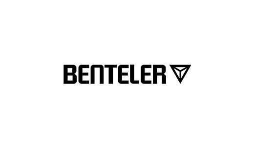 Benteler_Logo Weißes Benteler Logo mit Symbol und Schriftzug auf schwarzem Hintergrund
